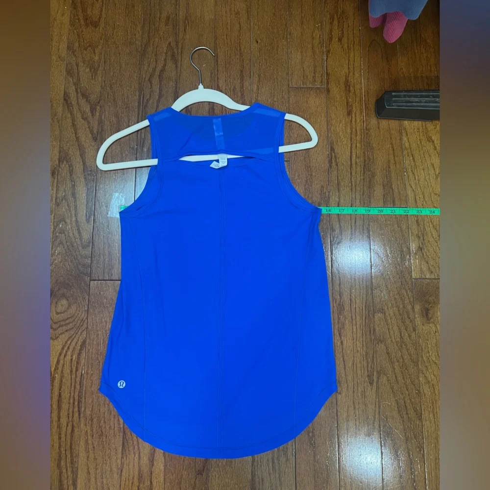 37. Lululemon Sculpt Tank Cerulean Blue size 2 - Picture 2 of 3
